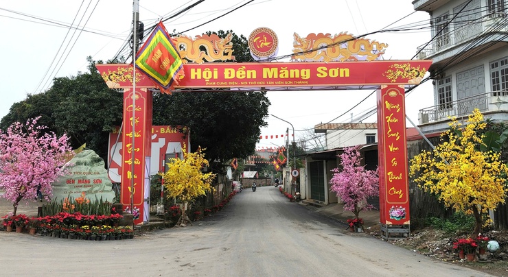 Công an xã Đoài Phương: Bảo vệ an toàn Lễ hội Đền Măng Sơn Xuân Bính Ngọ - Ảnh 2.