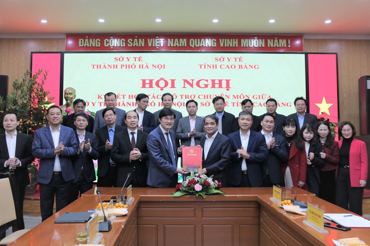 Ký kết hợp tác, hỗ trợ chuyên môn giữa Sở Y tế thành phố Hà Nội và Sở Y tế tỉnh Cao Bằng- Ảnh 2.