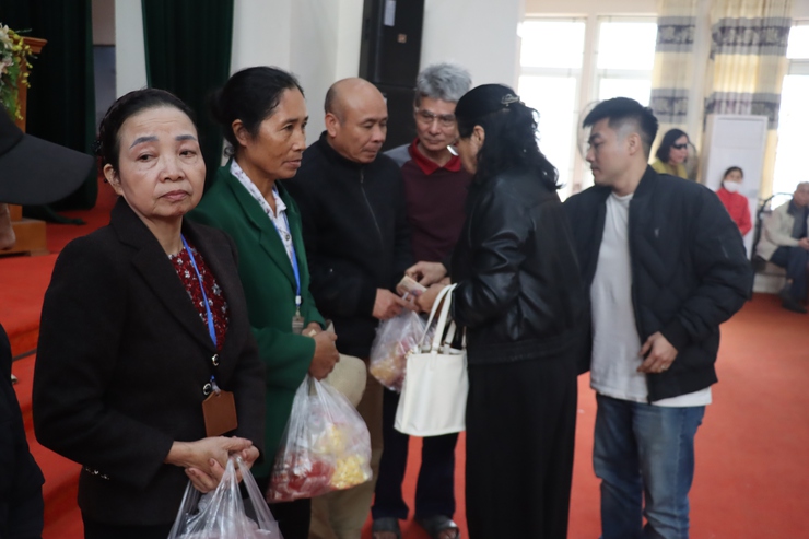 Trao hơn 100 xuất quà cho người khiếm thị có hoàn cảnh khó khăn dịp Tết Nguyên đán Bính Ngọ 2026- Ảnh 2.
