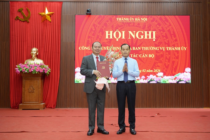 Hội nghị công bố Quyết định của Ban Thường vụ Thành uỷ Chuẩn y Bí thư Đảng uỷ xã Chuyên Mỹ- Ảnh 2.