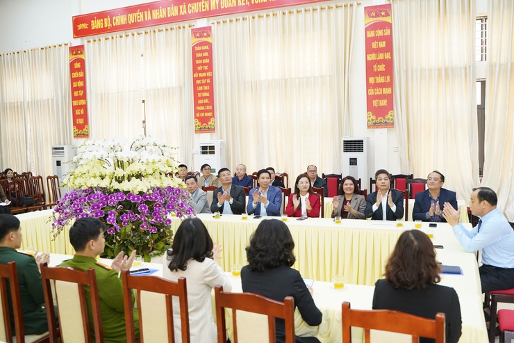 Hội nghị công bố Quyết định của Ban Thường vụ Thành uỷ Chuẩn y Bí thư Đảng uỷ xã Chuyên Mỹ- Ảnh 4.