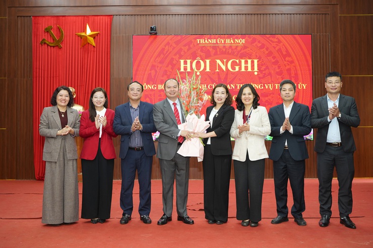 Hội nghị công bố Quyết định của Ban Thường vụ Thành uỷ Chuẩn y Bí thư Đảng uỷ xã Chuyên Mỹ- Ảnh 6.