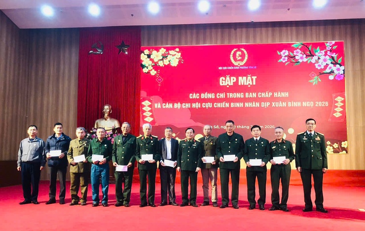 Ấm tình đồng đội tại buổi gặp mặt cán bộ Hội CCB phường Yên Sở nhân dịp Xuân 2026- Ảnh 1.