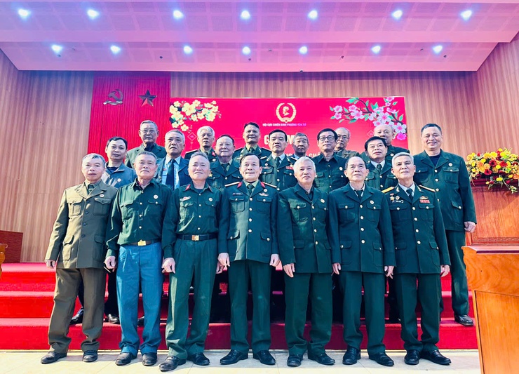 Ấm tình đồng đội tại buổi gặp mặt cán bộ Hội CCB phường Yên Sở nhân dịp Xuân 2026- Ảnh 3.