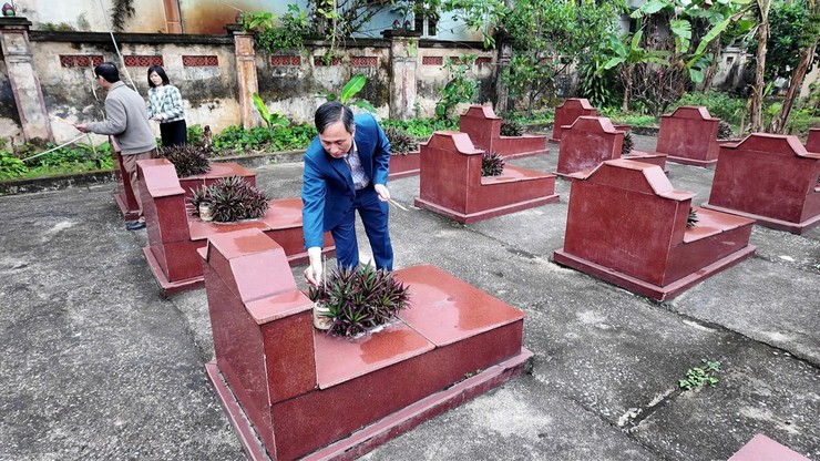 Các đồng chí lãnh đạo xã An Khánh viếng nghĩa trang liệt sĩ nhân dịp Tết Nguyên đán Bính Ngọ 2026- Ảnh 9.