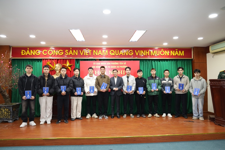 Hội đồng NVQS phường Yên Sở tổ chức hội nghị gặp mặt quân nhân hoàn thành thời gian phục vụ tại ngũ, xuất ngũ về địa phương và động viên giao nhiệm vụ cho công dân lên đường nhập ngũ năm 2026.- Ảnh 4.