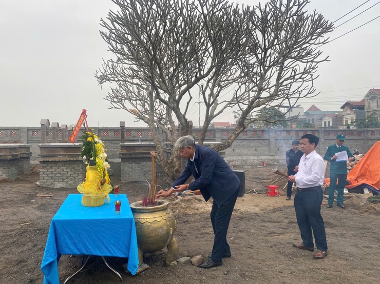 XÃ ỨNG THIÊN DÂNG HƯƠNG TƯỞNG NIỆM CÁC ANH HÙNG LIỆT SĨ NHÂN DỊP TẾT NGUYÊN ĐÁN BÍNH NGỌ 2026- Ảnh 13.