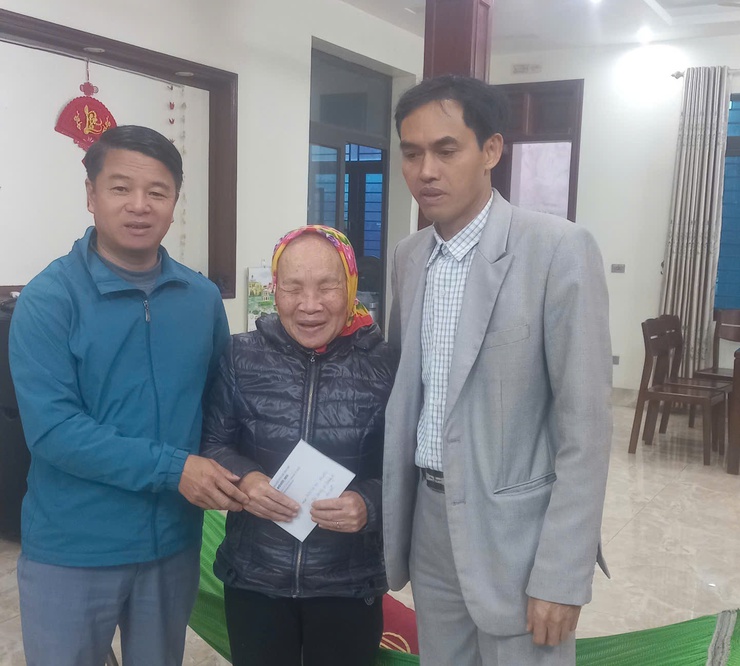 Chi hội Người mù liên xã Chương Mỹ;  tặng quà Tết cho người khiếm thị tại xã Quảng Bị; Anh Nguyễn Văn Đoàn cùng nhóm phóng sinh thiện nguyện tặng quà Tết cho hộ có hoàn cảnh khó khăn- Ảnh 2.