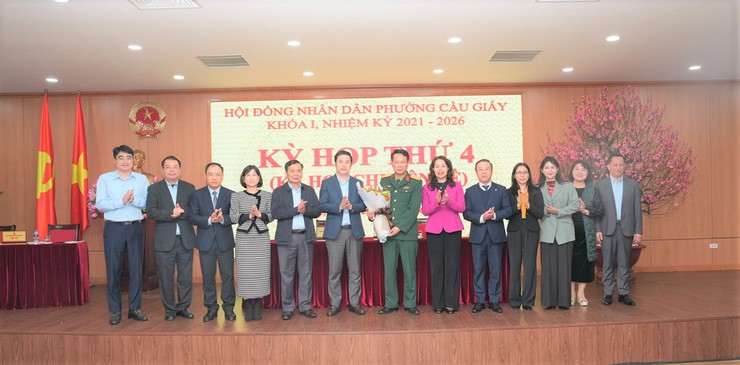 Kỳ họp thứ tư HĐND phường Cầu Giấy xem xét, quyết định nhiều nội dung quan trọng- Ảnh 5.