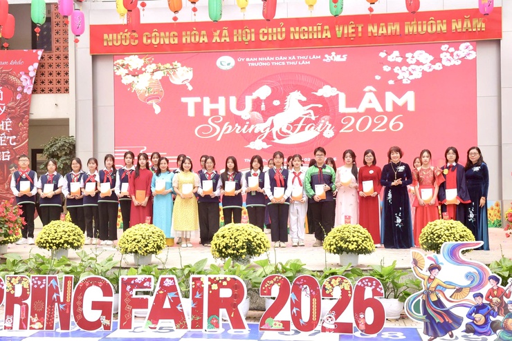 TRƯỜNG THCS THƯ LÂM TỔ CHỨC CHƯƠNG TRÌNH HỘI XUÂN 2026 VỚI CHỦ ĐỀ “HÀNH TRÌNH DI SẢN – KHÁT VỌNG VƯƠN XA”
- Ảnh 16.