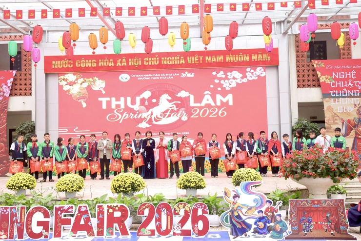 TRƯỜNG THCS THƯ LÂM TỔ CHỨC CHƯƠNG TRÌNH HỘI XUÂN 2026 VỚI CHỦ ĐỀ “HÀNH TRÌNH DI SẢN – KHÁT VỌNG VƯƠN XA”
- Ảnh 17.