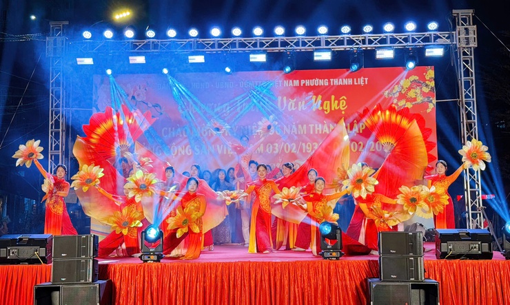 Thanh Liệt: Ấn tượng đêm văn nghệ thứ 2 chào mừng 96 năm Ngày thành lập Đảng Cộng sản Việt Nam- Ảnh 4.