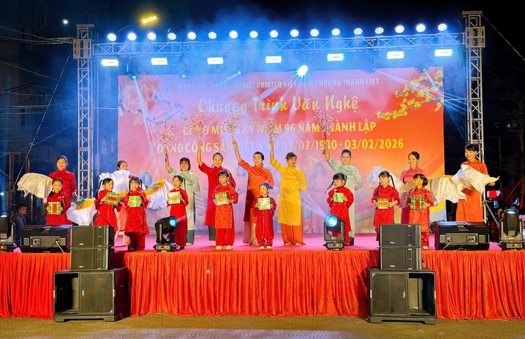 Thanh Liệt: Ấn tượng đêm văn nghệ thứ 2 chào mừng 96 năm Ngày thành lập Đảng Cộng sản Việt Nam- Ảnh 6.