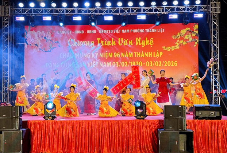 Thanh Liệt: Ấn tượng đêm văn nghệ thứ 2 chào mừng 96 năm Ngày thành lập Đảng Cộng sản Việt Nam- Ảnh 8.