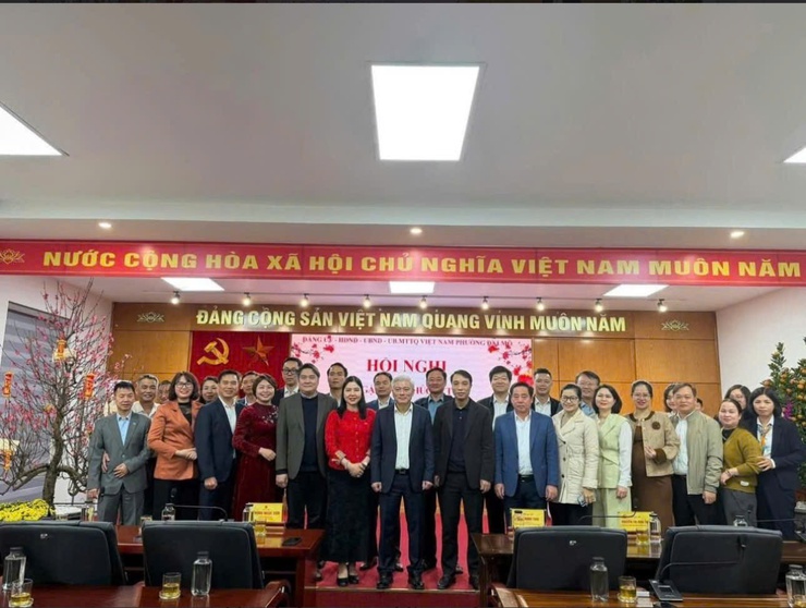 HỘI NGHỊ GẶP MẶT, CHÚC TẾT CÁN BỘ, CÔNG CHỨC, NGƯỜI LAO ĐỘNG CÁC CƠ QUAN PHƯỜNG ĐẠI MỖ NHÂN DỊP XUÂN BÍNH NGỌ 2026
BA- Ảnh 2.