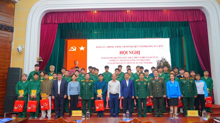 Phường Từ Liêm tổ chức Hội nghị gặp mặt, động viên công dân nhập ngũ năm 2026
	
- Ảnh 1.