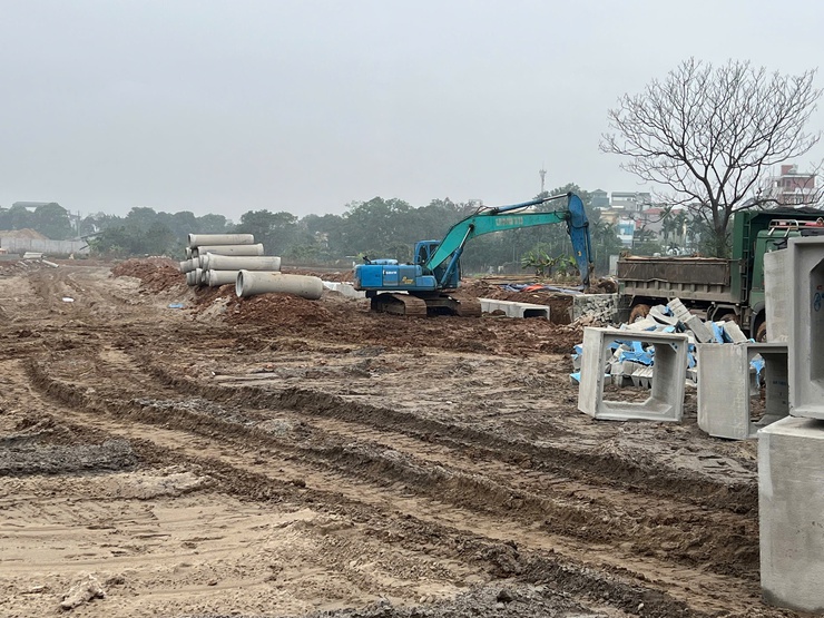 LÃNH ĐẠO PHƯỜNG TÂY MỖ KIỂM TRA TIẾN ĐỘ VÀ ĐỘNG VIÊN ĐƠN VỊ THI CÔNG DỰ ÁN ĐƯỜNG 70- Ảnh 4.