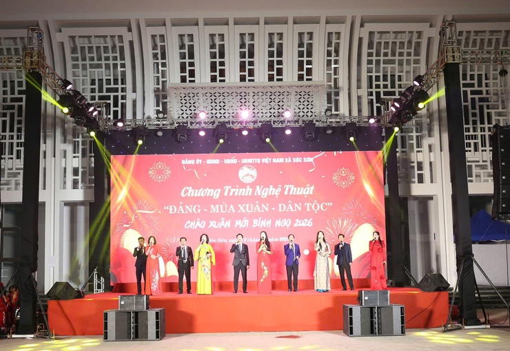 TƯNG BỪNG CHƯƠNG TRÌNH NGHỆ THUẬT " ĐẢNG – MÙA XUÂN – DÂN TỘC" TẠI XÃ SÓC SƠN- Ảnh 6.