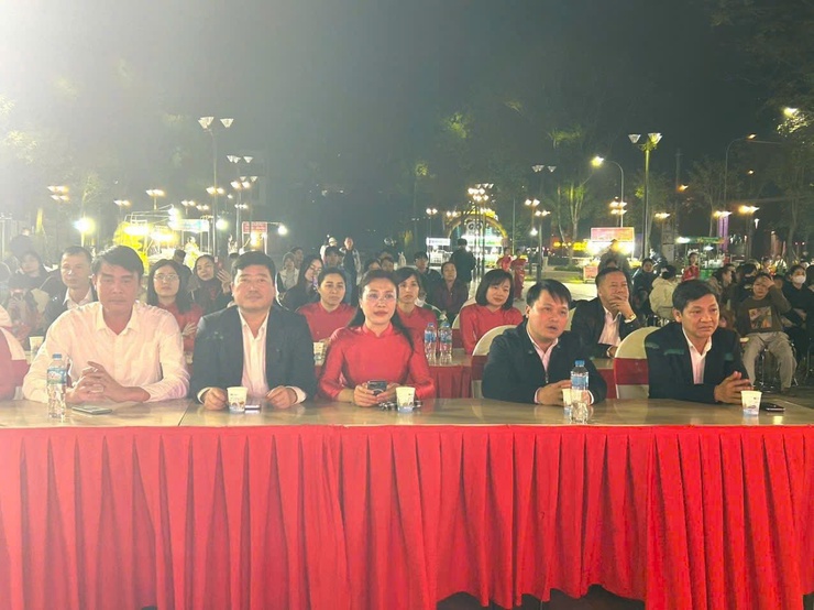 TƯNG BỪNG CHƯƠNG TRÌNH NGHỆ THUẬT " ĐẢNG – MÙA XUÂN – DÂN TỘC" TẠI XÃ SÓC SƠN- Ảnh 2.