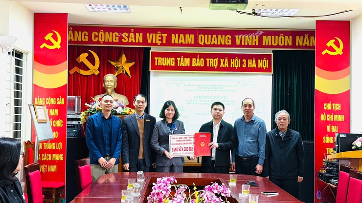 Phường Xuân Phương chủ trì phối hợp cùng Câu lạc bộ Giám đốc Cụm công nghiệp Từ Liêm tặng quà Tết tại Trung tâm Bảo trợ xã hội số 3- Ảnh 4.