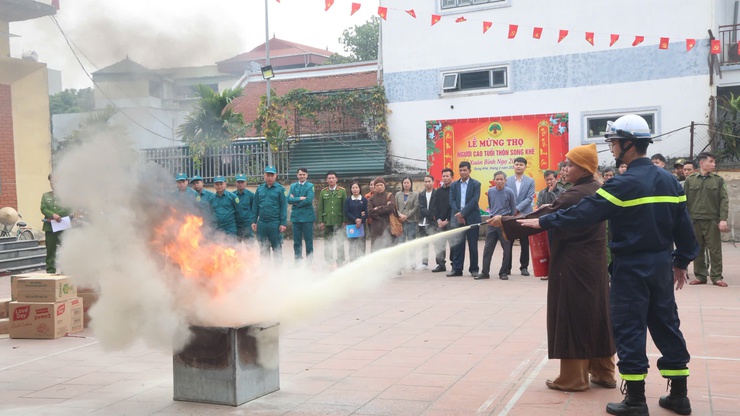Tam Hưng tổ chức tuyên truyền pháp luật về ANTT, PCCC và thực tập phương án chữa cháy, CNCH phục vụ Lễ hội Chùa Bối Khê năm 2026- Ảnh 3.