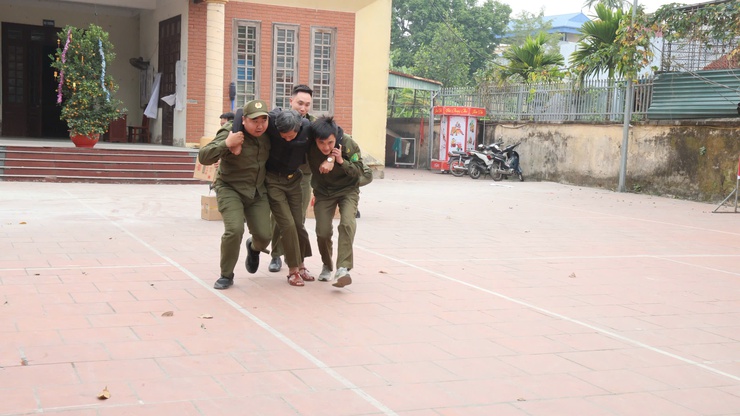 Tam Hưng tổ chức tuyên truyền pháp luật về ANTT, PCCC và thực tập phương án chữa cháy, CNCH phục vụ Lễ hội Chùa Bối Khê năm 2026- Ảnh 5.