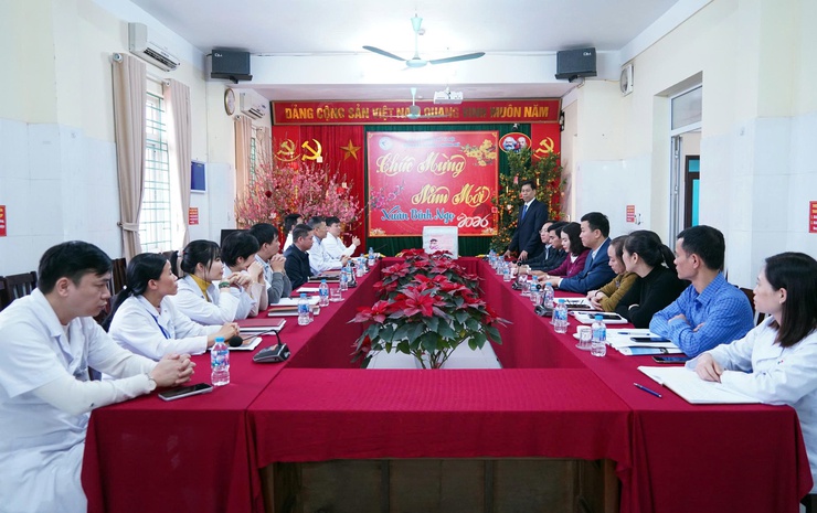 Đồng chí Vũ Ngọc Hòa – Phó Bí thư Thường trực Đảng ủy phườngthăm, chúc Tết các cơ sở tôn giáo và Bệnh viện Đa khoa Chương Mỹ nhân dịp Xuân Bính Ngọ 2026- Ảnh 2.