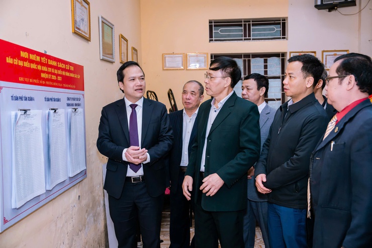 ĐOÀN LÃNH ĐẠO ĐẢNG ỦY - HĐND - UBND - ỦY BAN MTTQ VIỆT NAM PHƯỜNG THĂM VÀ TẶNG QUÀ CÁC TỔ DÂN PHỐ TRÊN ĐỊA BÀN PHƯỜNG VÀ CÁC CÔNG AN PHƯỜNG, QUÂN SỰ PHƯỜNG VÀ TRẠM YẾ PHƯỜNG NHÂN DỊP TẾT NGUYÊN ĐÁN BÍNH NGỌ 2026.- Ảnh 3.