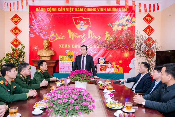 ĐOÀN LÃNH ĐẠO ĐẢNG ỦY - HĐND - UBND - ỦY BAN MTTQ VIỆT NAM PHƯỜNG THĂM VÀ TẶNG QUÀ CÁC TỔ DÂN PHỐ TRÊN ĐỊA BÀN PHƯỜNG VÀ CÁC CÔNG AN PHƯỜNG, QUÂN SỰ PHƯỜNG VÀ TRẠM YẾ PHƯỜNG NHÂN DỊP TẾT NGUYÊN ĐÁN BÍNH NGỌ 2026.- Ảnh 9.