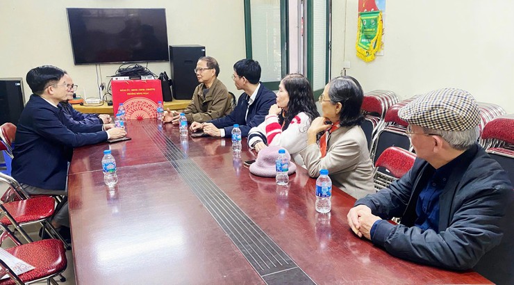 ĐOÀN LÃNH ĐẠO ĐẢNG ỦY - HĐND - UBND - ỦY BAN MTTQ VIỆT NAM PHƯỜNG THĂM VÀ TẶNG QUÀ CÁC TỔ DÂN PHỐ TRÊN ĐỊA BÀN PHƯỜNG VÀ CÁC CÔNG AN PHƯỜNG, QUÂN SỰ PHƯỜNG VÀ TRẠM YẾ PHƯỜNG NHÂN DỊP TẾT NGUYÊN ĐÁN BÍNH NGỌ 2026.- Ảnh 18.