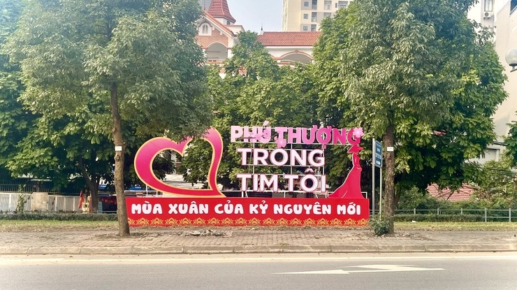 Đường phố Phú Thượng rực rỡ chào đón Xuân Bính Ngọ năm 2026- Ảnh 1.