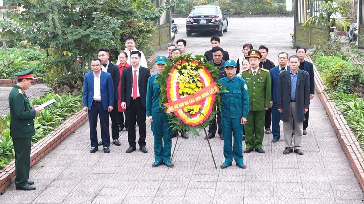 DÂN HÒA DÂNG HƯƠNG TƯỞNG NIỆM CÁC ANH HÙNG LIỆT SĨ NHÂN DỊP TẾT NGUYÊN ĐÁN BÍNH NGỌ 2026- Ảnh 2.