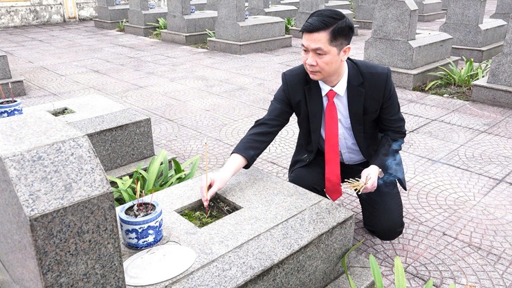 DÂN HÒA DÂNG HƯƠNG TƯỞNG NIỆM CÁC ANH HÙNG LIỆT SĨ NHÂN DỊP TẾT NGUYÊN ĐÁN BÍNH NGỌ 2026- Ảnh 9.