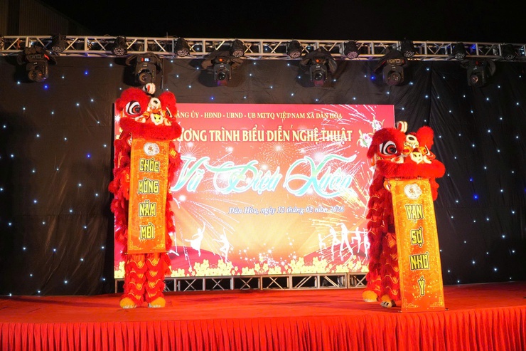 CHUNG KHẢO “VŨ ĐIỆU XUÂN” XÃ DÂN HÒA MỞ RỘNG NĂM 2026 – SÔI ĐỘNG, RỰC RỠ VÀ ĐẦY Ý NGHĨA- Ảnh 1.