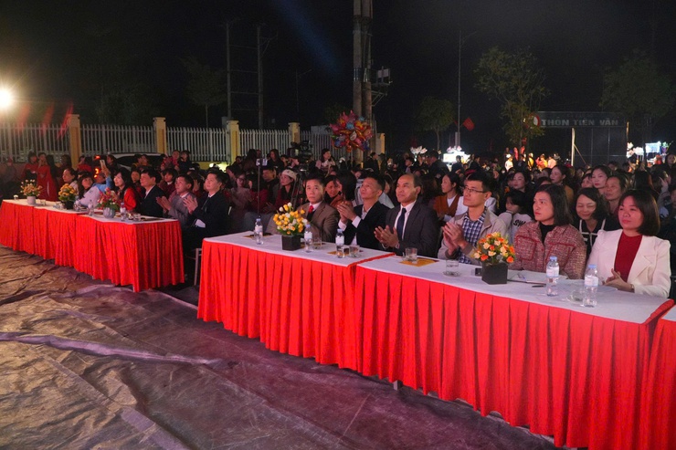 CHUNG KHẢO “VŨ ĐIỆU XUÂN” XÃ DÂN HÒA MỞ RỘNG NĂM 2026 – SÔI ĐỘNG, RỰC RỠ VÀ ĐẦY Ý NGHĨA- Ảnh 3.