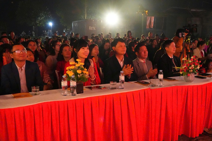 CHUNG KHẢO “VŨ ĐIỆU XUÂN” XÃ DÂN HÒA MỞ RỘNG NĂM 2026 – SÔI ĐỘNG, RỰC RỠ VÀ ĐẦY Ý NGHĨA- Ảnh 2.