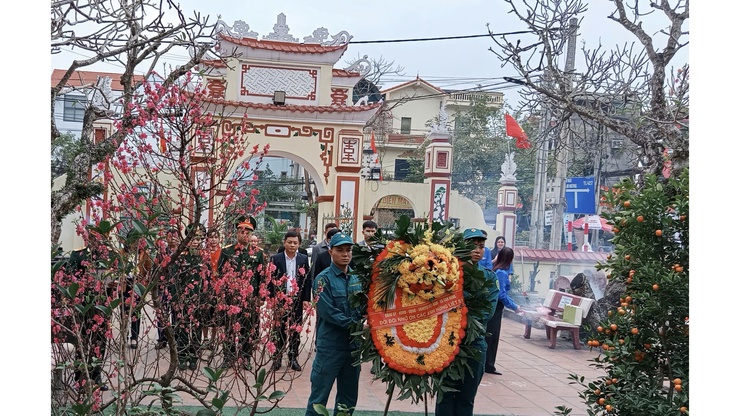 Lãnh đạo xã Tam Hưng dâng hương tưởng niệm đầu Xuân Bính Ngọ 2026, tri ân Chủ tịch Hồ Chí Minh và các Anh hùng liệt sĩ- Ảnh 7.