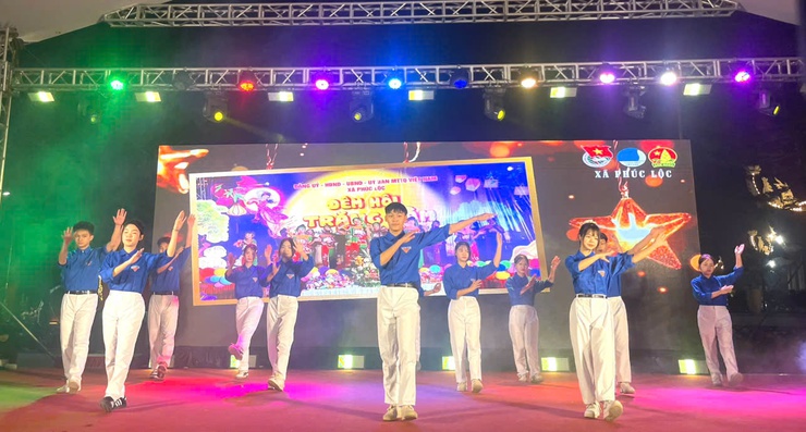 Đoàn Thanh niên xã Phúc Lộc tổ chức chương trình nghệ thuật "Sắc xuân tuổi trẻ"- Ảnh 8.