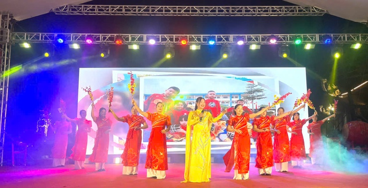 Đoàn Thanh niên xã Phúc Lộc tổ chức chương trình nghệ thuật "Sắc xuân tuổi trẻ"- Ảnh 6.