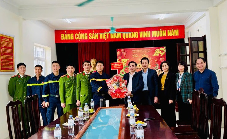 Lãnh đạo phường Tây Mỗ thăm, động viên các đơn vị ứng trực Tết Bính Ngọ 2026- Ảnh 7.