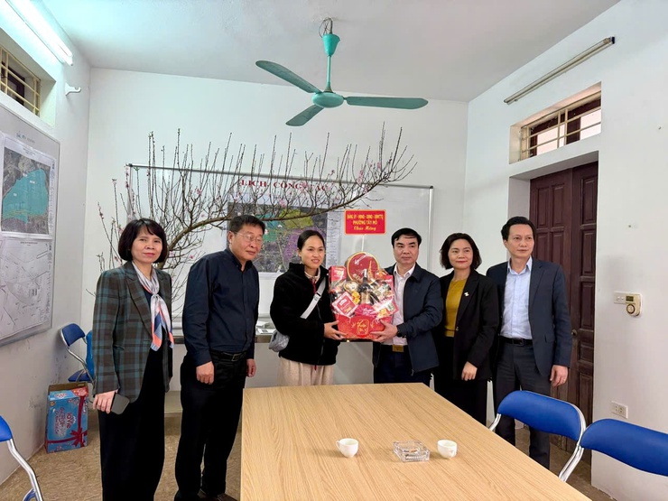 Lãnh đạo phường Tây Mỗ thăm, động viên các đơn vị ứng trực Tết Bính Ngọ 2026- Ảnh 10.