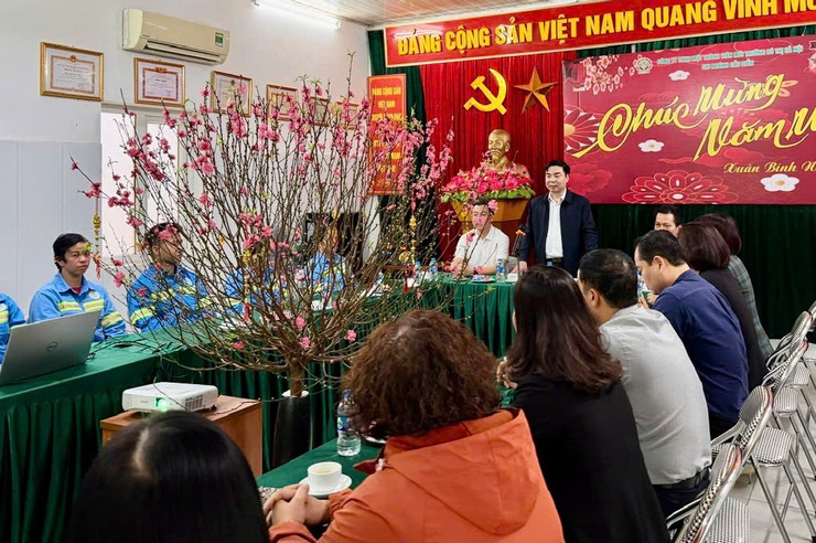 Lãnh đạo phường Tây Mỗ thăm, động viên các đơn vị ứng trực Tết Bính Ngọ 2026- Ảnh 8.