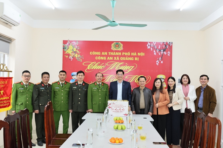 Công an xã Quảng Bị - Giữ trọn bình yên cho nhân dân đón Tết cổ truyền- Ảnh 7.