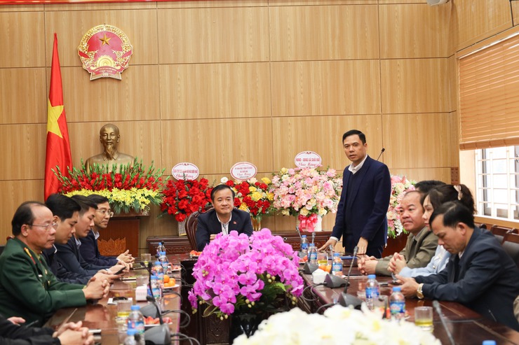 Hội đồng nhân dân – Ủy ban nhân dân - Ủy ban MTTQ xã Suối Hai chúc mừng 96 năm Ngày thành lập Đảng Cộng sản Việt Nam

- Ảnh 3.