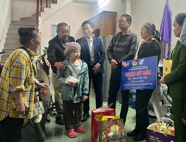 LAN TOẢ YÊU THƯƠNG – CHUNG TAY ĐỠ ĐẦU TRẺ EM MỒ CÔI- Ảnh 1.