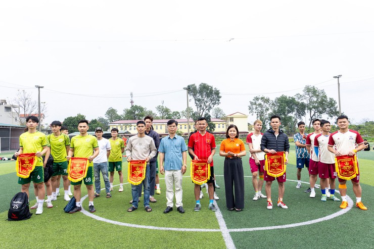 KHAI MẠC SÔI NỔI GIẢI BÓNG ĐÁ MỪNG ĐẢNG – MỪNG XUÂN BÍNH NGỌ 2026 XÃ VÂN ĐÌNH LẦN THỨ I- Ảnh 5.