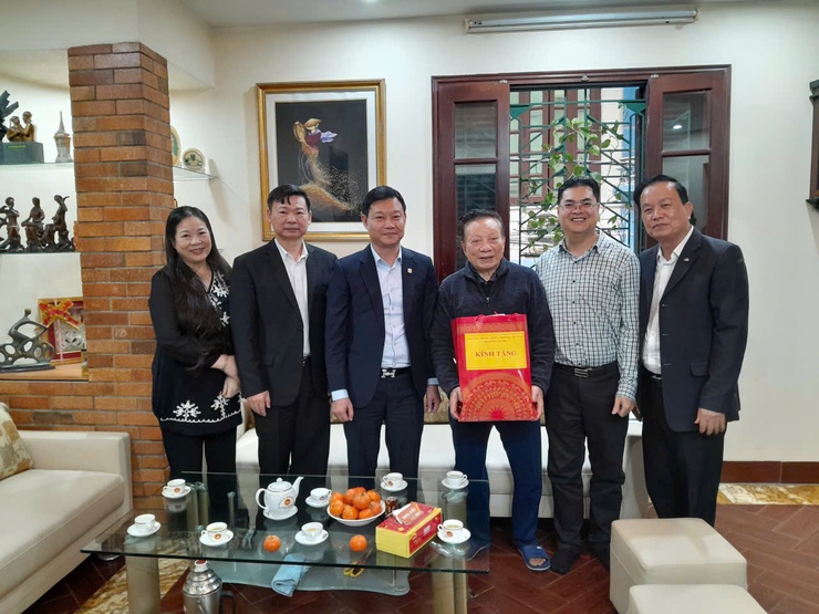 Lãnh đạo phường Tây Hồ thăm, tặng quà các cơ sở tôn giáo và người có công dịp Tết Nguyên đán Bính Ngọ 2026.- Ảnh 20.