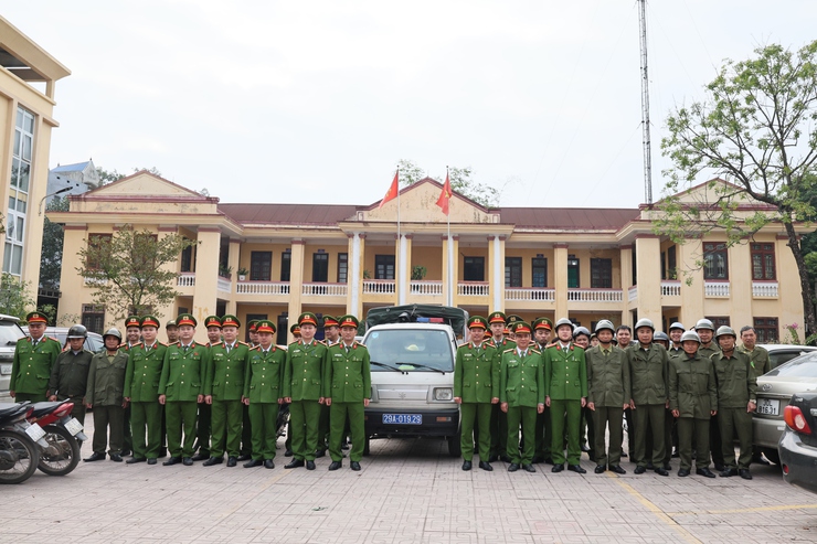 Công an xã Quảng Bị - Giữ trọn bình yên cho nhân dân đón Tết cổ truyền- Ảnh 4.