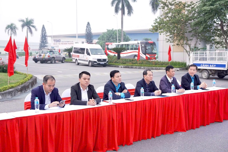 CHƯƠNG TRÌNH XE Ô TÔ MIỄN PHÍ ĐƯA CÔNG NHÂN VỀ QUÊ ĐÓN TẾT BÍNH NGỌ 2026 – ẤM ÁP NGHĨA TÌNH CÔNG ĐOÀN- Ảnh 3.