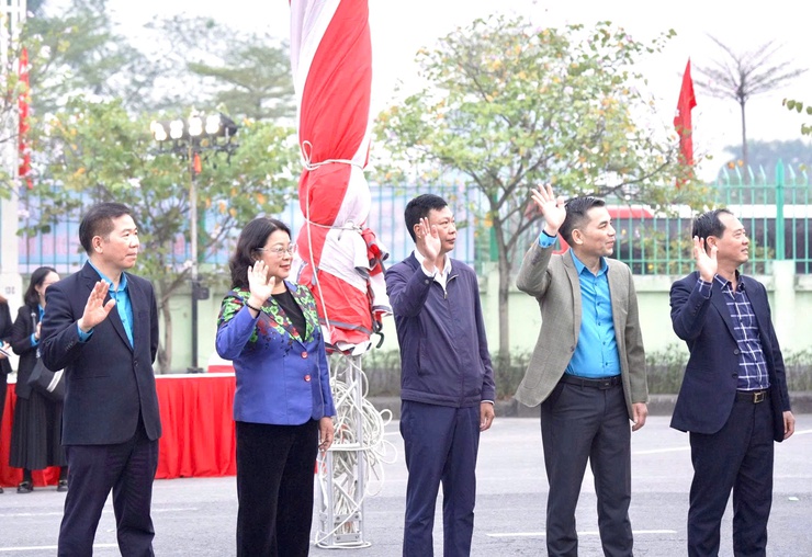 CHƯƠNG TRÌNH XE Ô TÔ MIỄN PHÍ ĐƯA CÔNG NHÂN VỀ QUÊ ĐÓN TẾT BÍNH NGỌ 2026 – ẤM ÁP NGHĨA TÌNH CÔNG ĐOÀN- Ảnh 13.